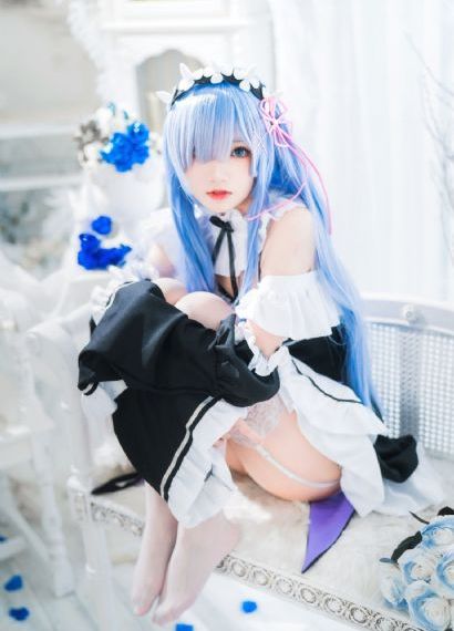 漂亮的部长夫人中文版
