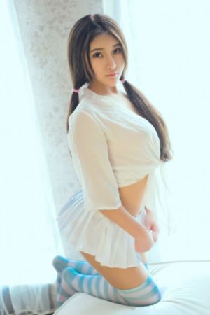 年轻的善良的女教师5免费观看