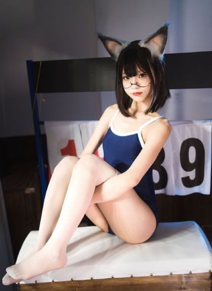 放荡艳妇的疯狂呻吟中文视频